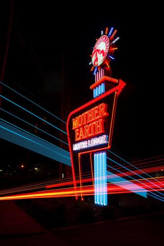 Kinston Hotel | Mother Earth Motor Lodge