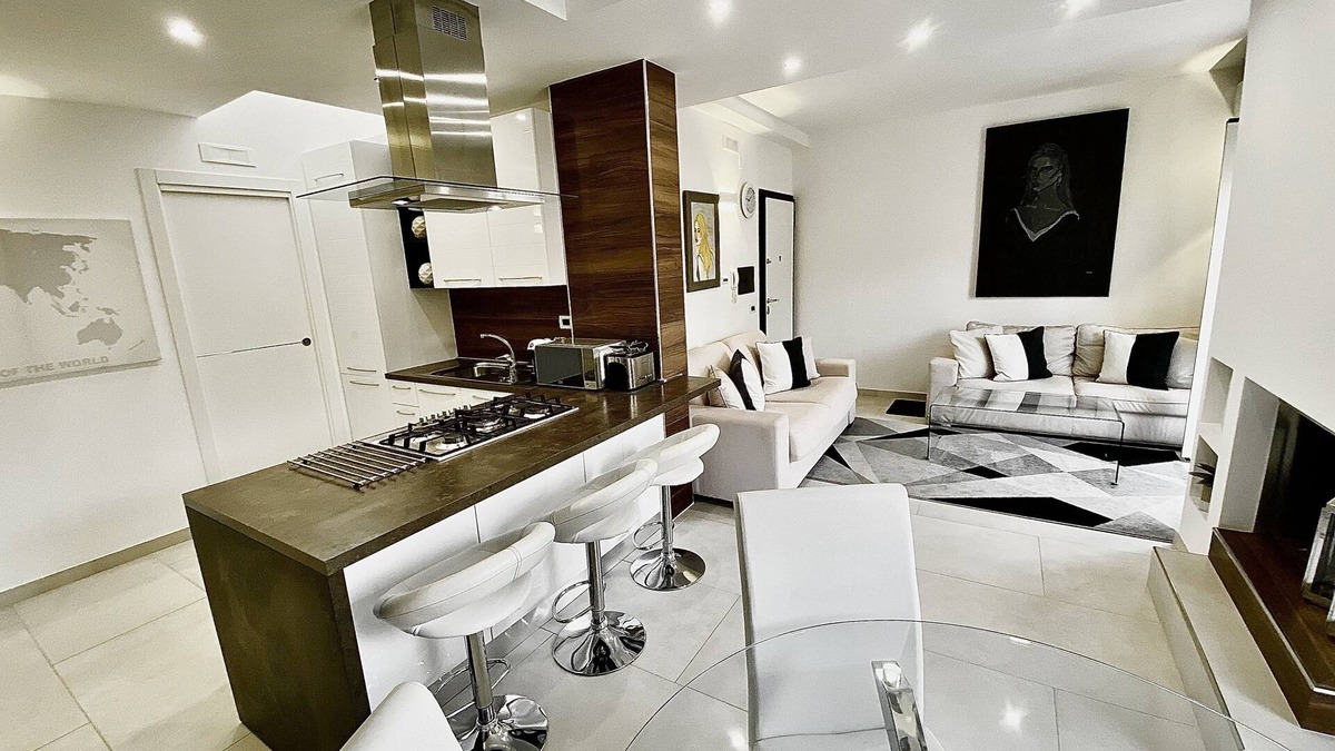 Tropea Apartment | "MOTTOLA APARTMENT" ELEGANT AND BRIGHT APARTMENT 200 mt from the sea