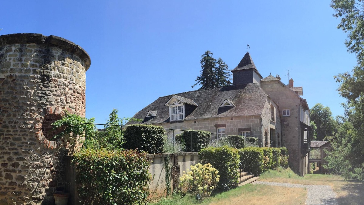 Saint-Pantaleon-de-Larche Hotel | Moulin Bleu de Vézère