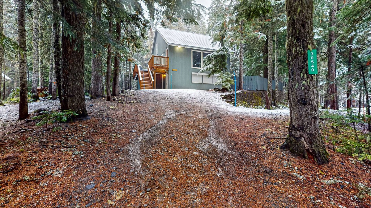 Government Camp House | Mount Hood getaway with private hot tub & backyard trail access!