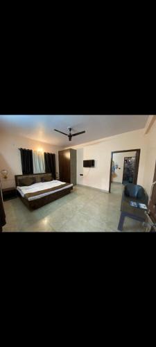 Bhimtal Hotel | Mount lake