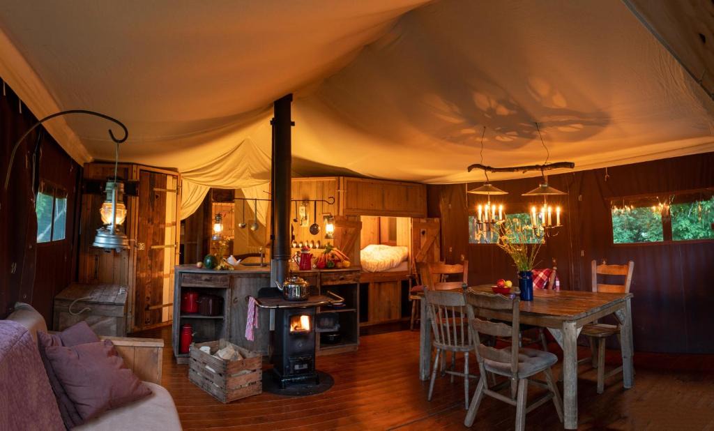 Pulham Other | Mount Pleasant Farm Canvas Hideaway en-suite shower