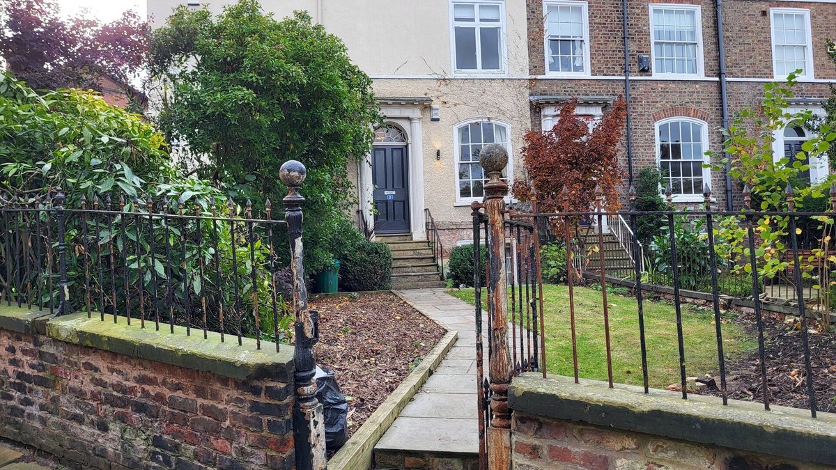 York House | Mount Terrace, YORK - Three Bedroom House, Sleeps 6