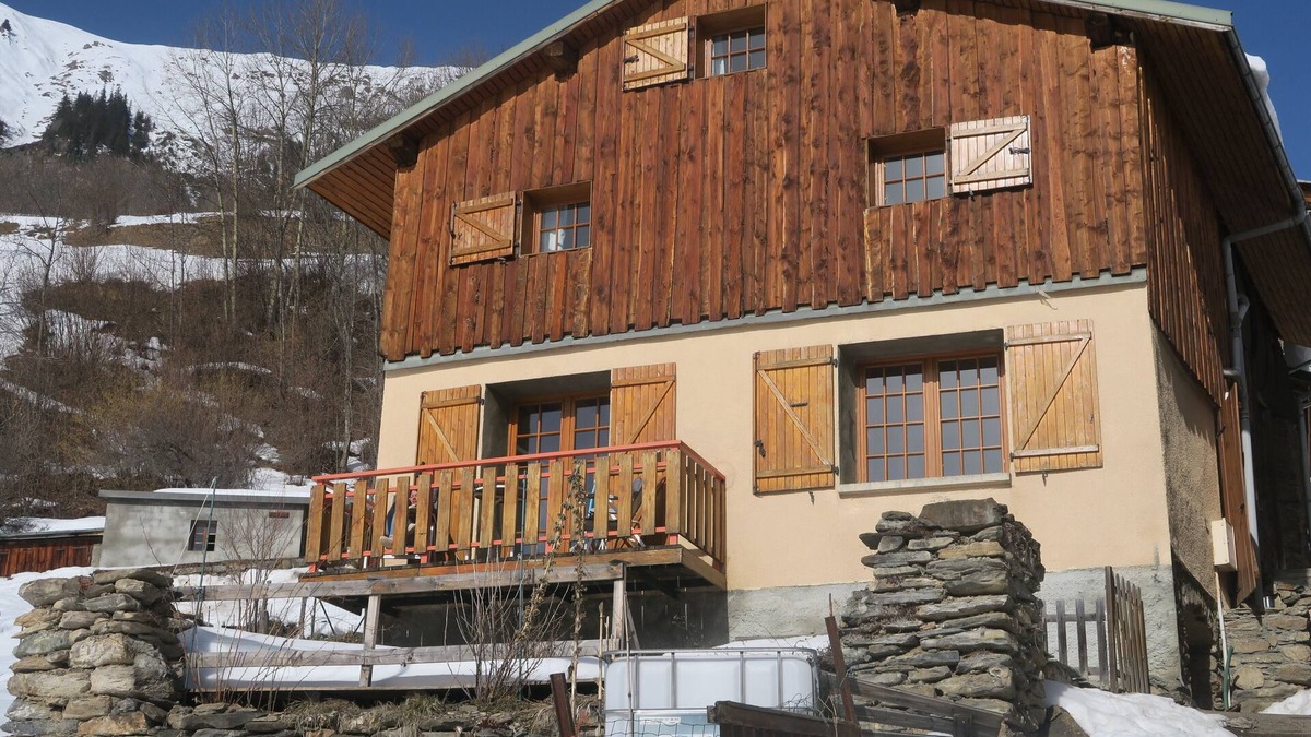 Novallay Ski Chalet | Mountain chalet in a natural environment