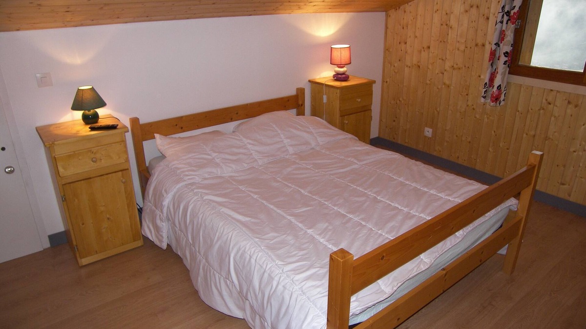 Les Villards-sur-Thones Apartment | Mountain apartment with superb view of the Lachat mountain