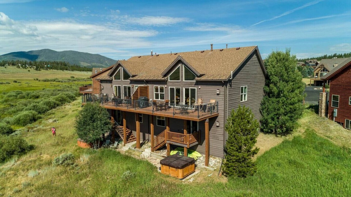 Tabernash House | Mountain Bliss | 3 BR Retreat W/Views + Hot Tub