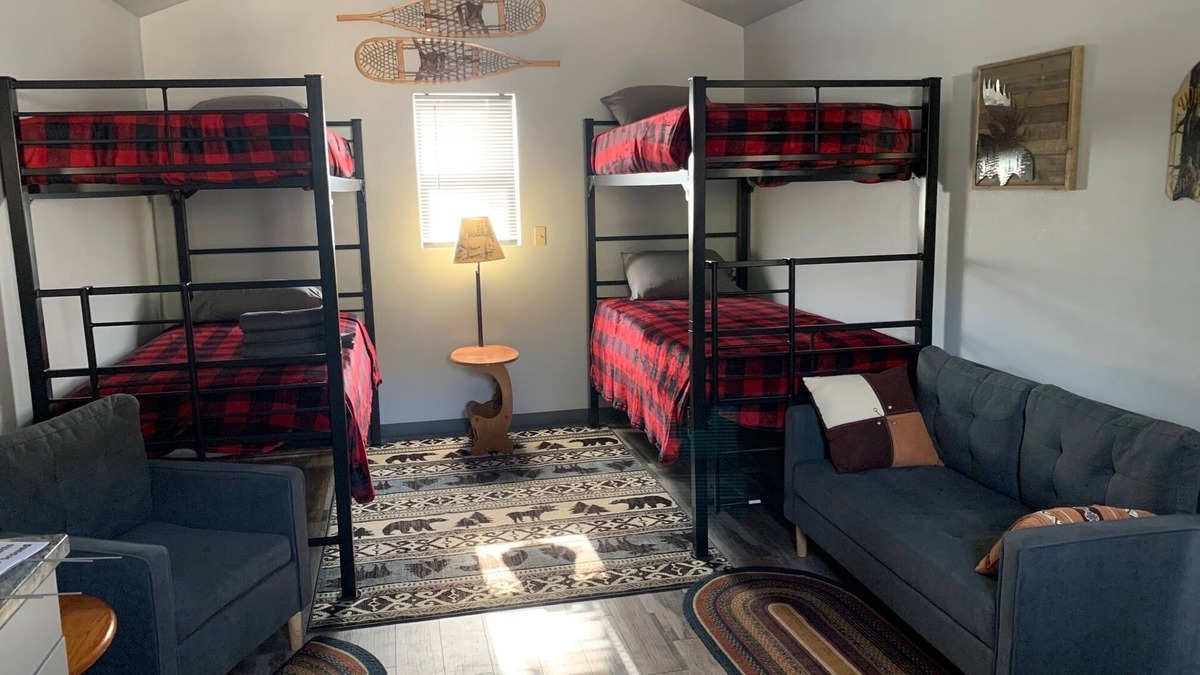 Roundup Cabin | MOUNTAIN CABIN 1