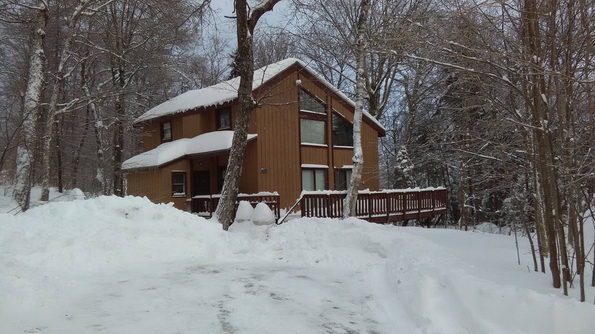 Wilmington House | Mountain Chalet- Chimney Hill resort w/pools,hiking trails,lake/recreation areas