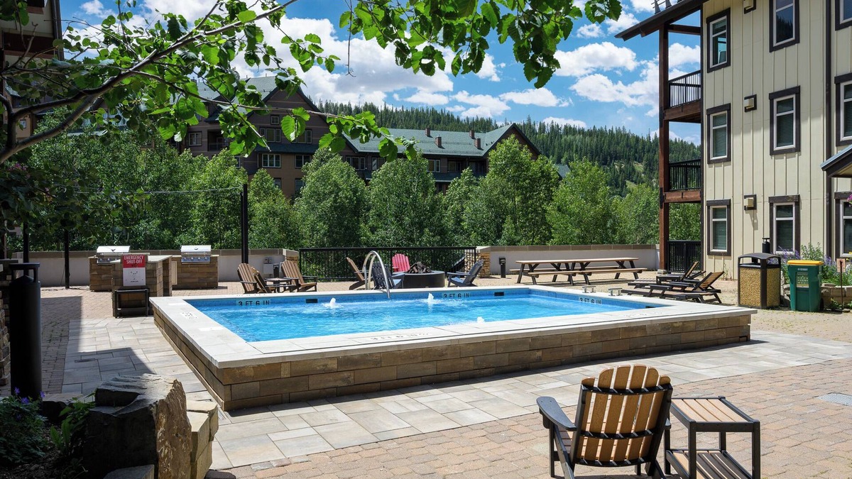 Winter Park Cabin | Mountain condo steps to slopes w/balcony views