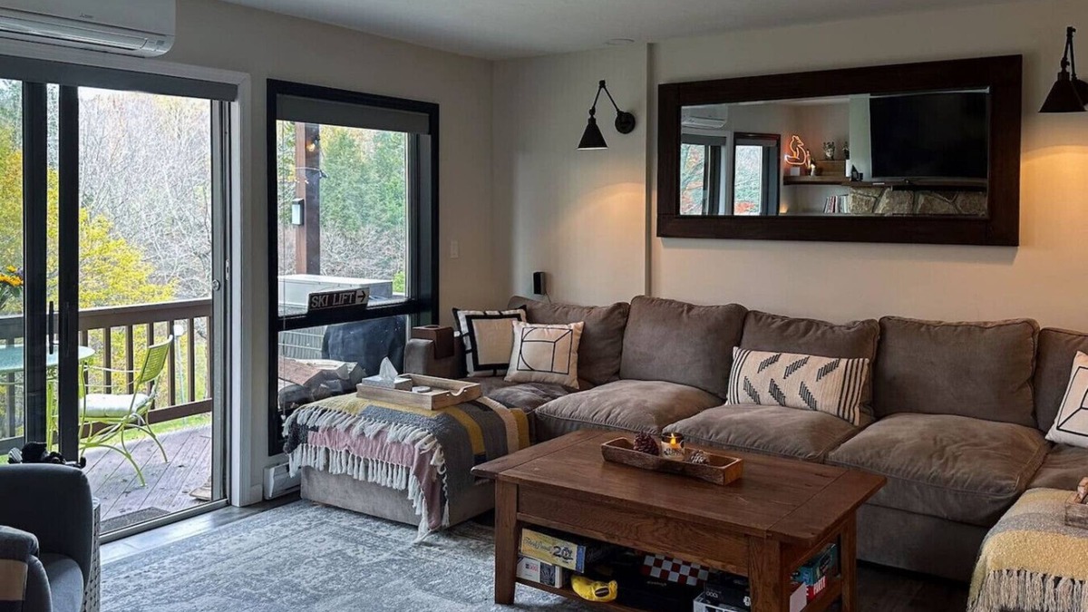 East Jewett Apartment | Mountain Condo w Modern CabinStyle @Hunter&Windham