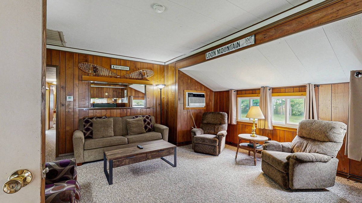 Lincoln Cottage | Mountain cottage with private chimnea, W/D, off-site amenities - great location