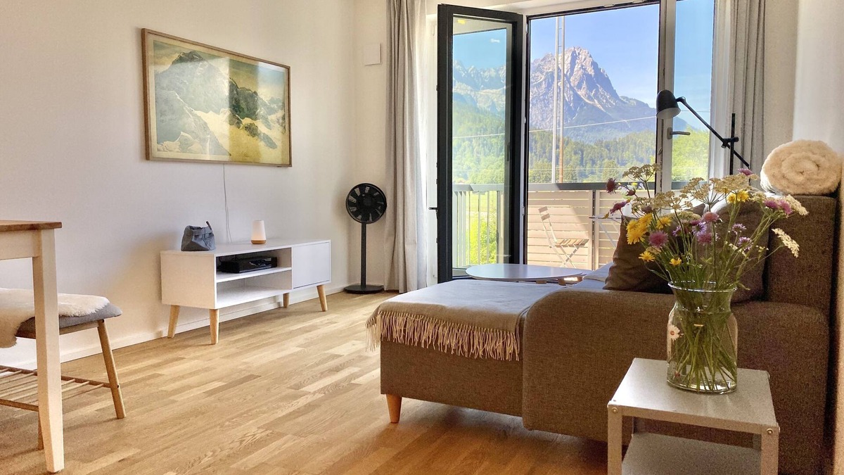 Garmisch-Partenkirchen Apartment | Mountain atmosphere apartment - with fantastic panoramic mountain views