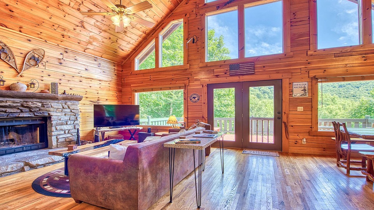 Maggie Valley House | Mountain Escape with fantastic views & hot tub!