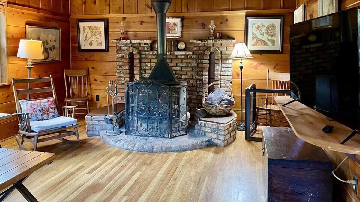 Prescott Cabin | Mountain Flower Cabin - Prescott Cabin Rentals
