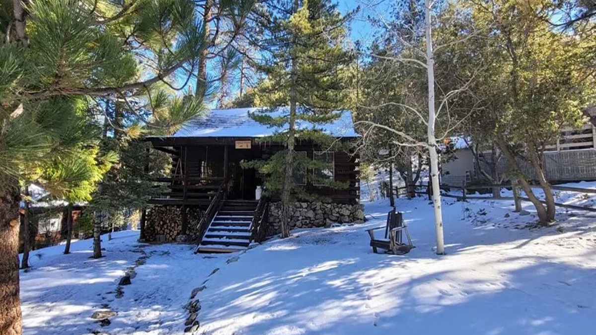 Pine Mountain Club Ski Chalet | Mountain Getaway Log Cabin
