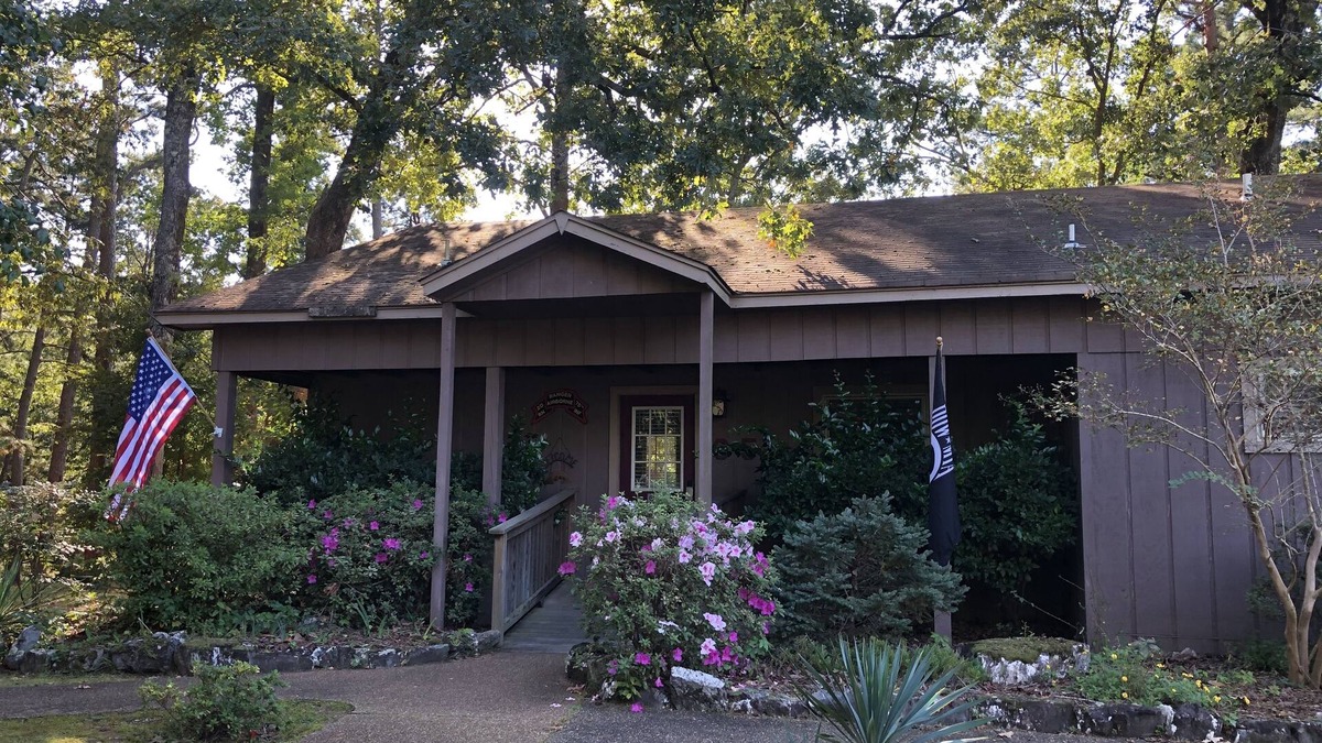Mount Ida Cottage | Mountain Harbor Forest View Lodge cottage by RedAwning