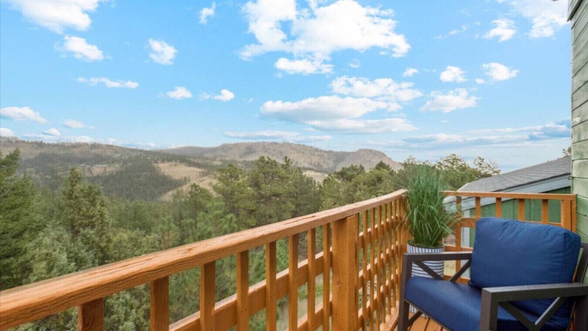 Boulder House | Mountain Haven: Zipline, Hot Tub & Mountain Views