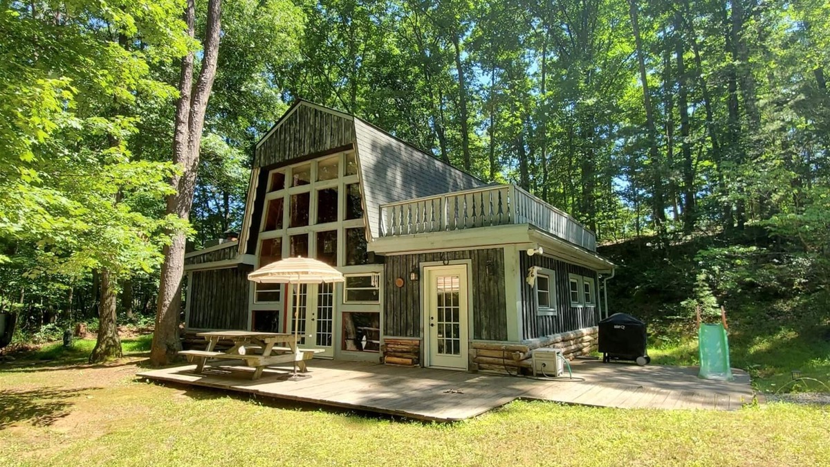 Luray Cabin | Mountain Hideaway | 0 Bed, 2 Bath