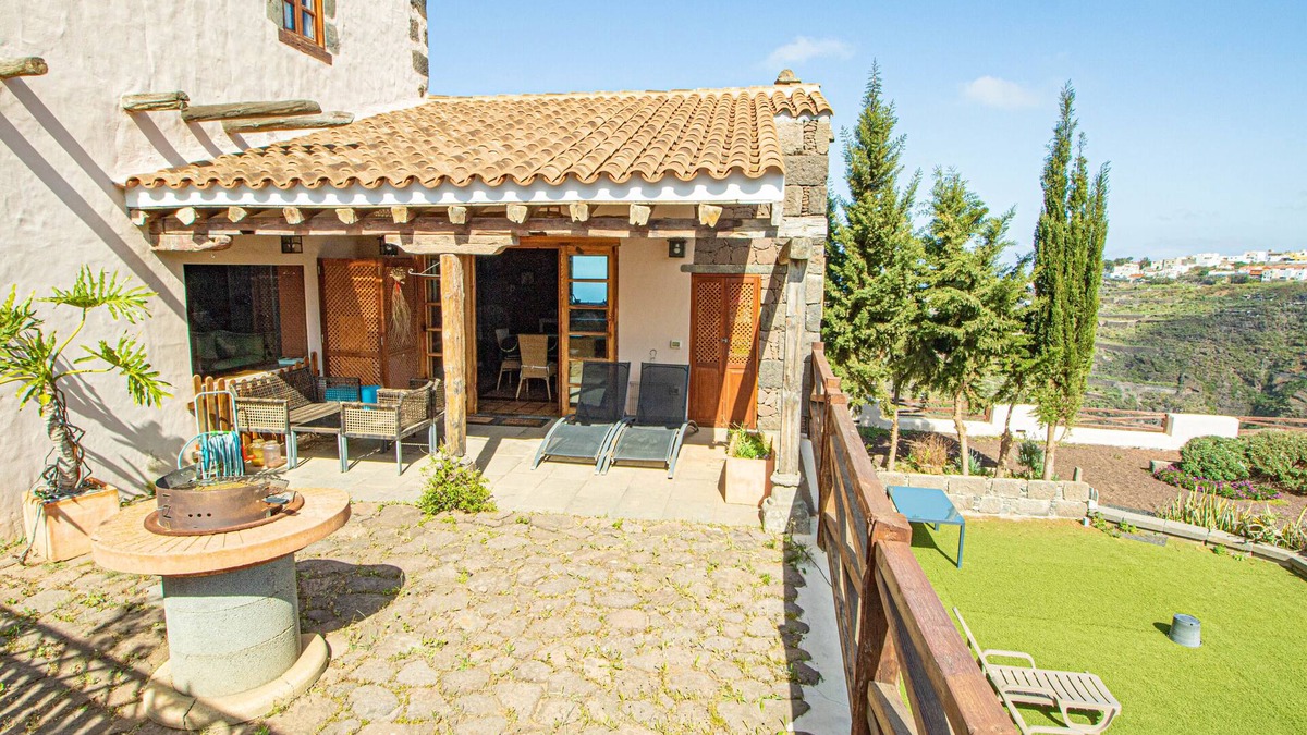 Moya House | Mountain Hideaway House in Moya