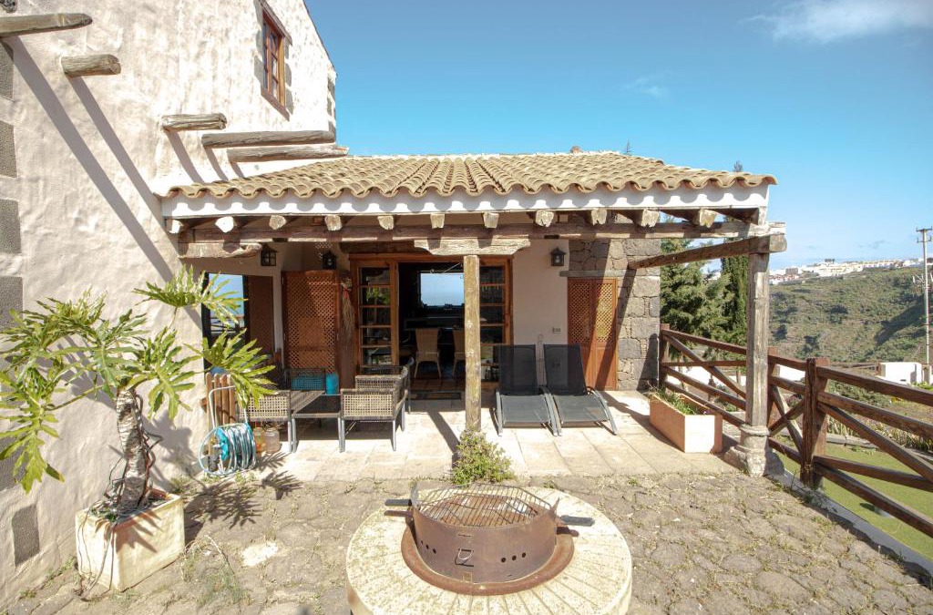 Moya Villa | Mountain Hideaway House in Moya