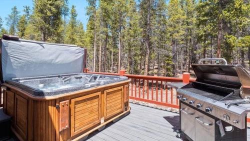 Leadville North House | Mountain Home with Amazing Views and Hot Tub