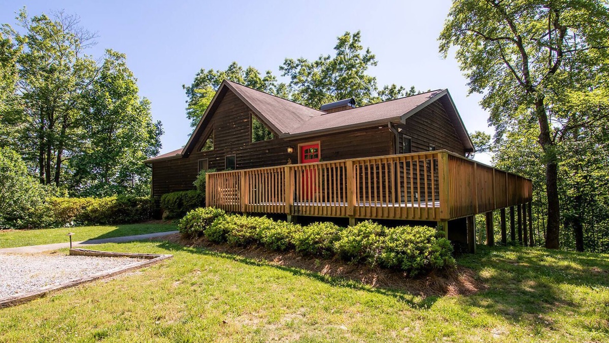 Pisgah Forest Cabin | Mountain Home with Privacy near Pisgah National Forest.