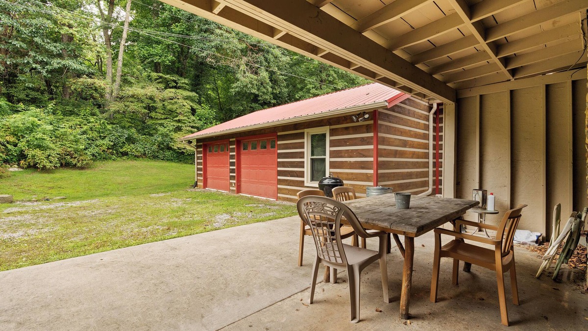 Maggie Valley Cabin | MOUNTAIN JOY COTTAGES #3 - OWL LODGE