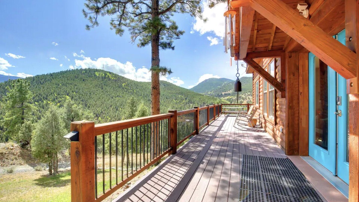 Idaho Springs House | Mountain Liv’n Modern 100% Off-grid Home with Amazing Views