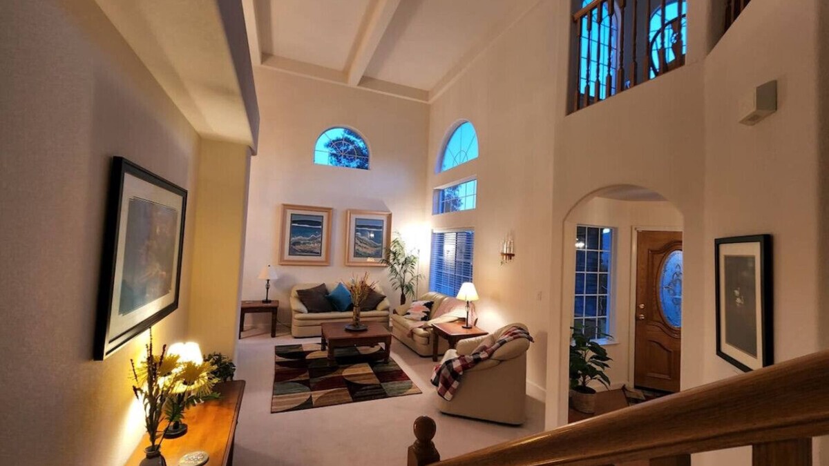 Oakhurst Villa | Mountain Majesty, with Hot Tub/Pool Table/Generator/EV/RV/Boat