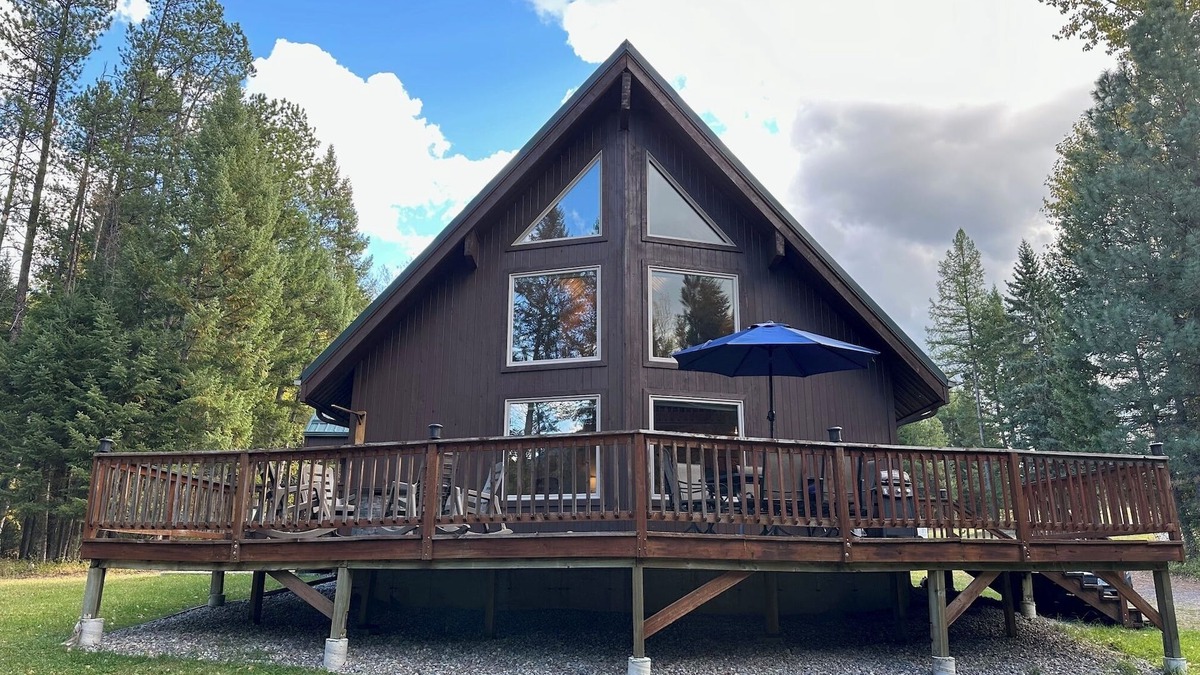 Martin City Cabin | Mountain Mama - Cozy Cabin Close to Glacier Park