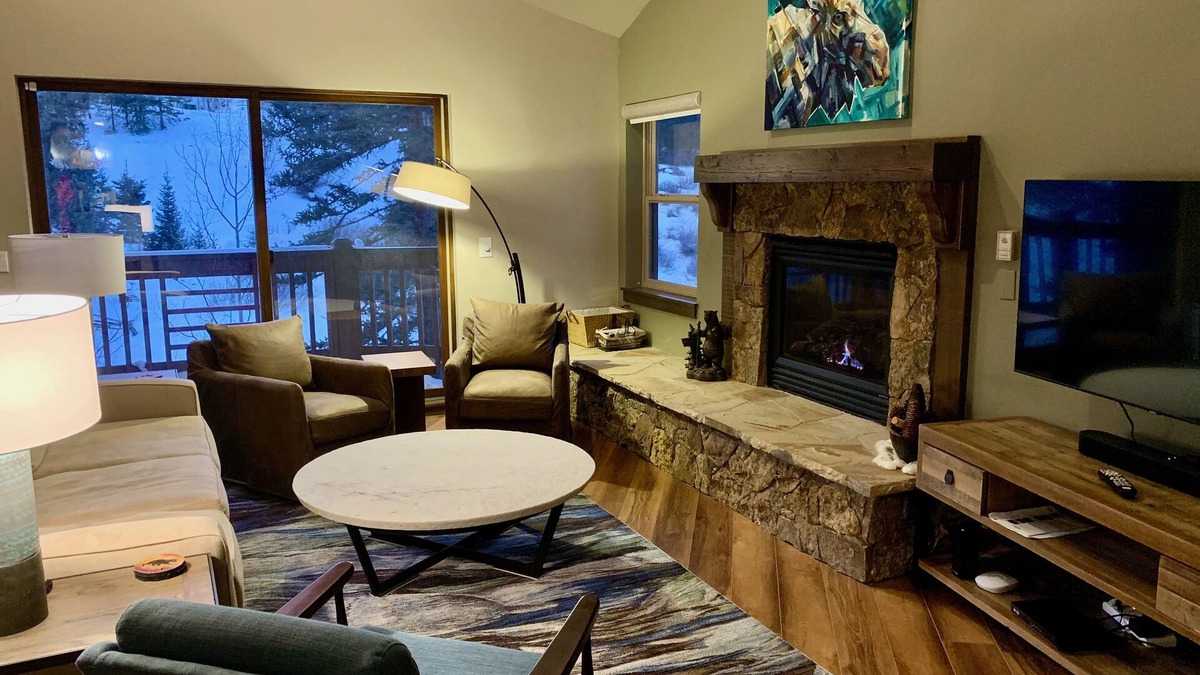 Four O'Clock Condo | Mountain Modern Ski in Ski Out 3BR Condo; Clubhouse w/Pool & Hot Tubs