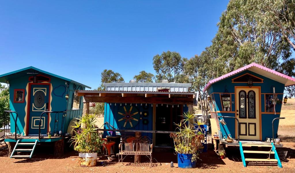 Guildford House | Mountain Park Retreat Gypsy Vans Western Australia