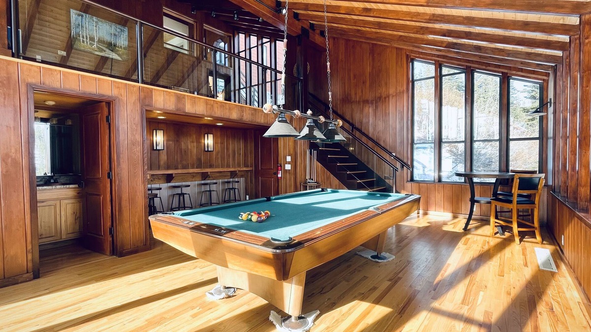 Bear Valley House | Mountain Retreat Awaits: Escape to Snowshoe Lodge in Bear Valley! 🌲✨