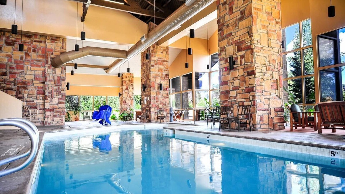 Brian Head Apartment | ✦Mountain Retreat✦Hot Tub✦Skiing and Snowboarding✦