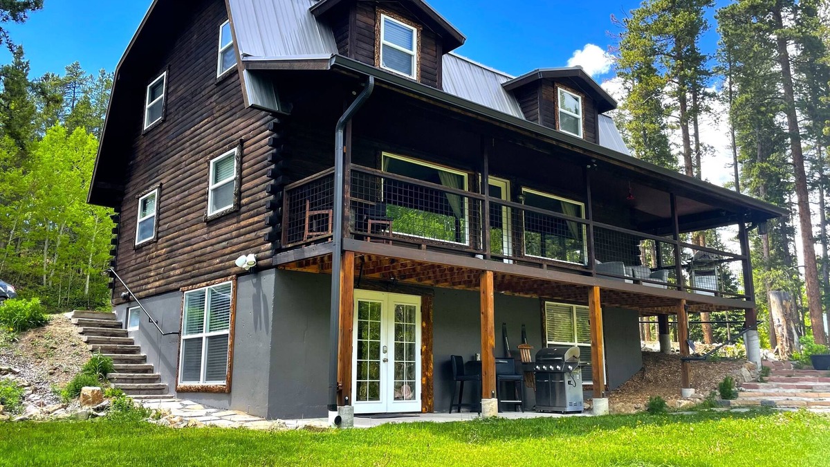 Black Hawk Cabin | Mountain retreat w/creekside sauna and fire pit patio - Casinos nearby!