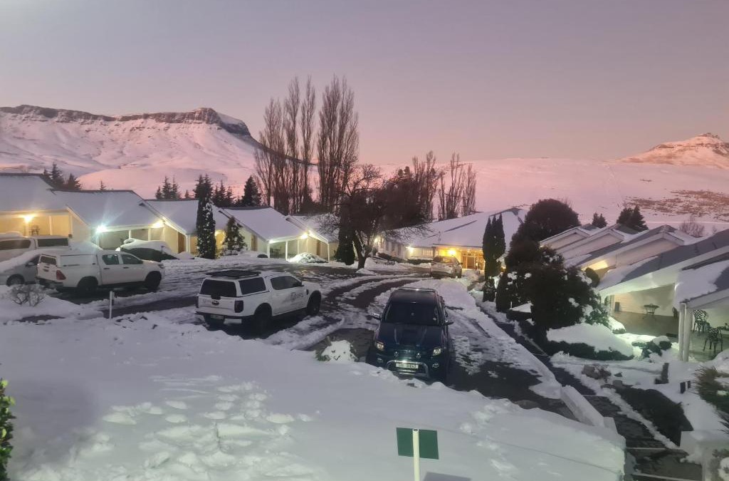 Sakhisizwe Hotel | mountain shadows hotel