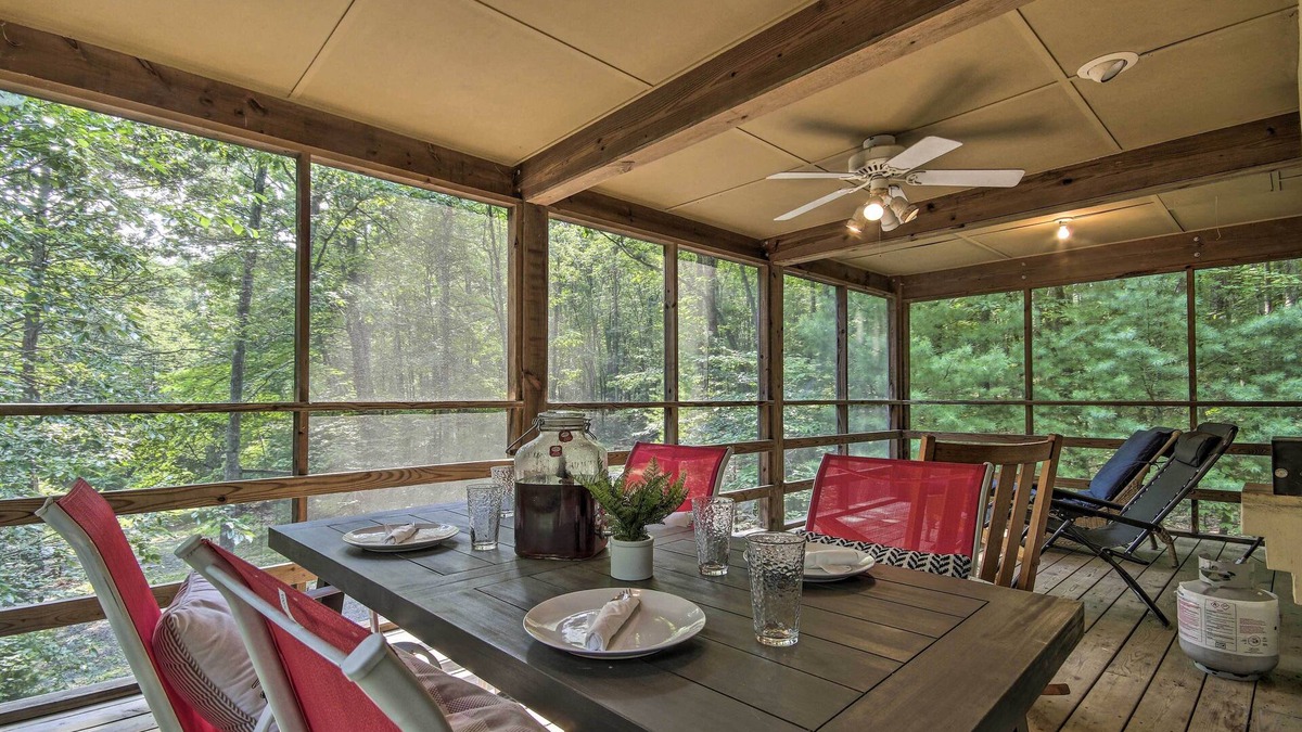 Fort Valley House | ‘Mountain Town Adventures’ Home w/Fire Pit!