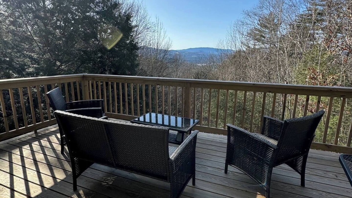 Campton House | Mountain Treehouse Escape