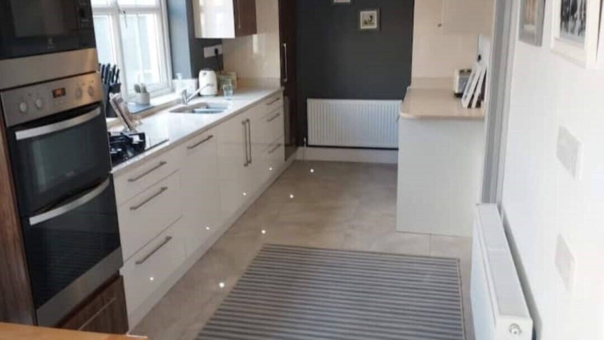 Keadue House | Mountain view 3bed home on west coast of Ireland. 5km outside Ballina Co. Mayo