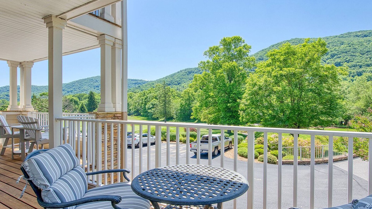 Maggie Valley Condo | Mountain View and 8th green! 70" TV, gas fireplace, Fast WIFI,Amenities included