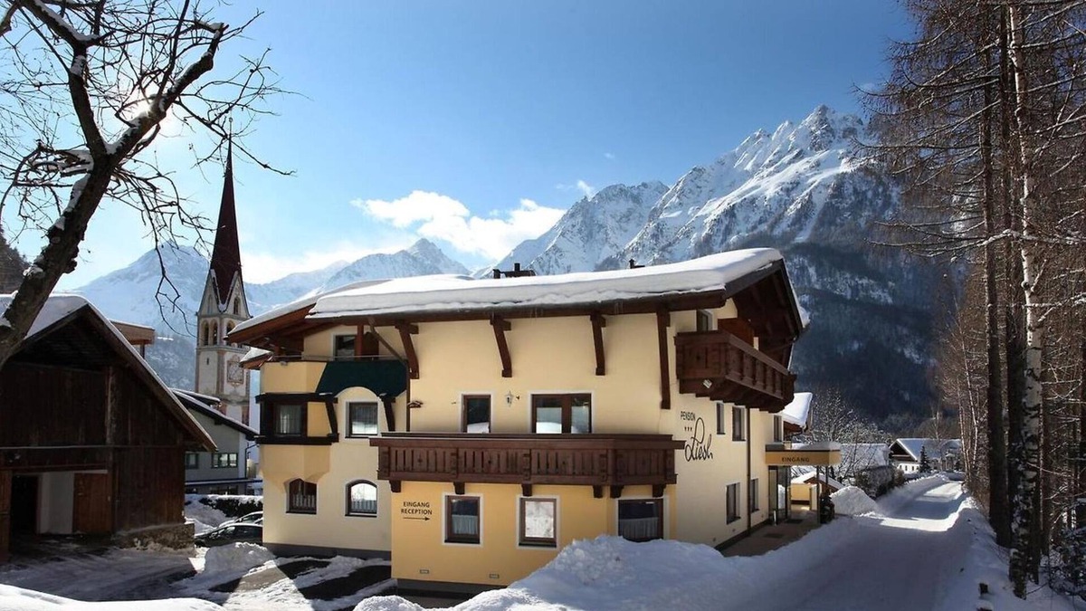 Unterlaengenfeld Apartment | Mountain-view apartment with infrared sauna