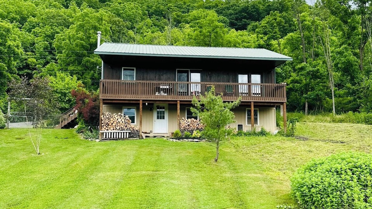 Middlesex House | Mountain View Cabin
