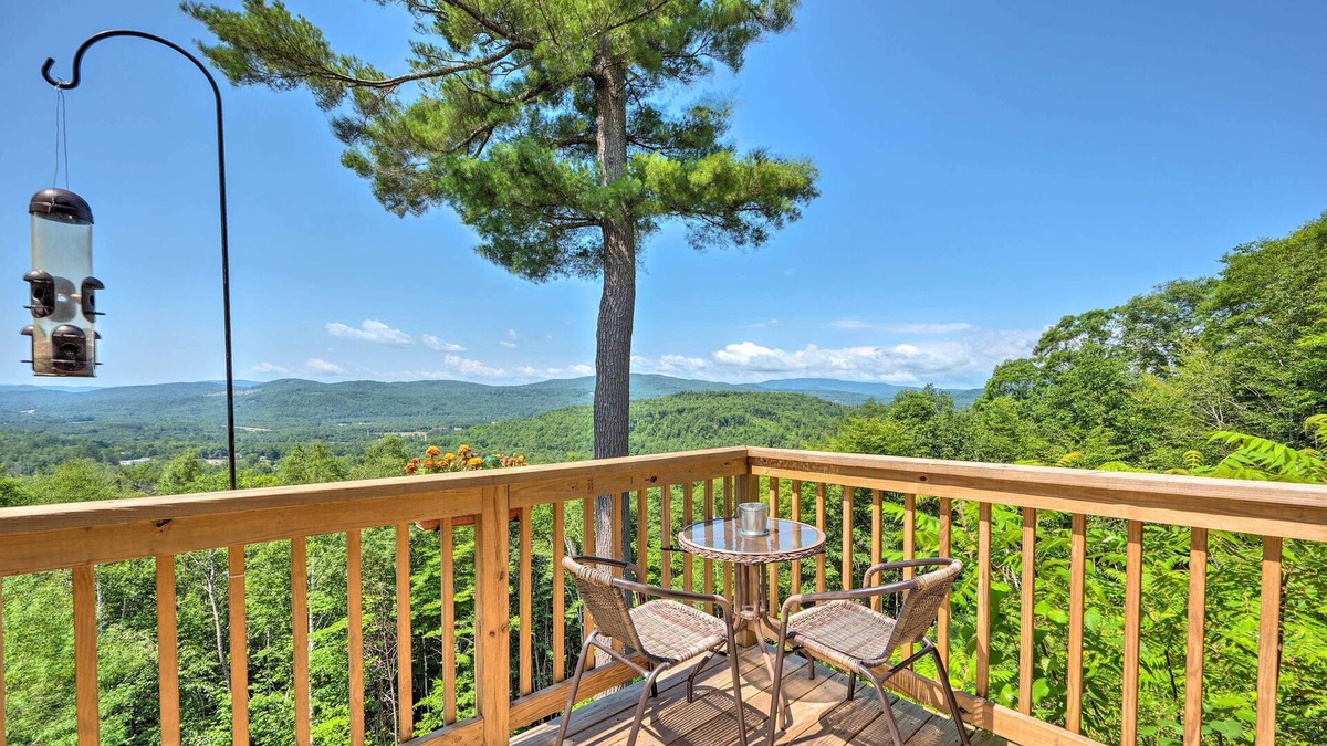 Campton House | Mountain-View Campton Retreat ~ 3 Mi to Ski Slopes