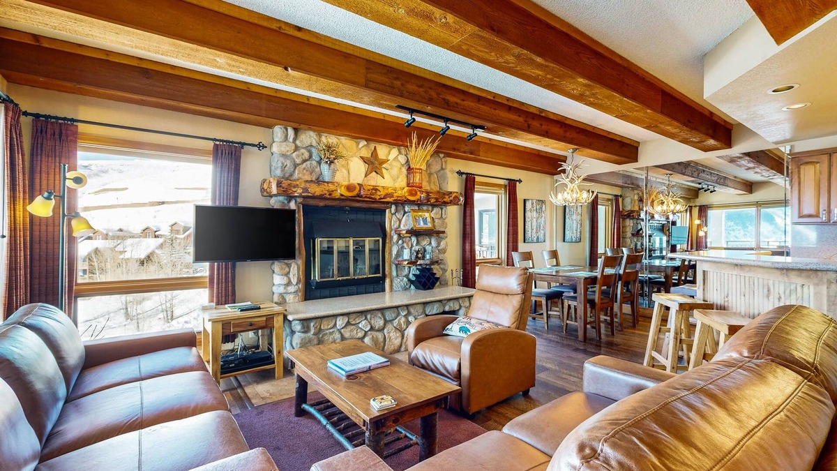 Crested Butte Condo | Mountain view condo with fireplace & W/D and access to shared hot tub