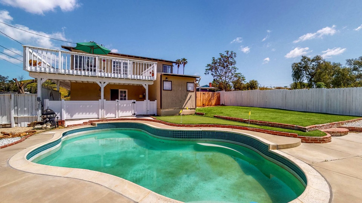 Lake Elsinore House | Mountain view home with pool, putting green, grill