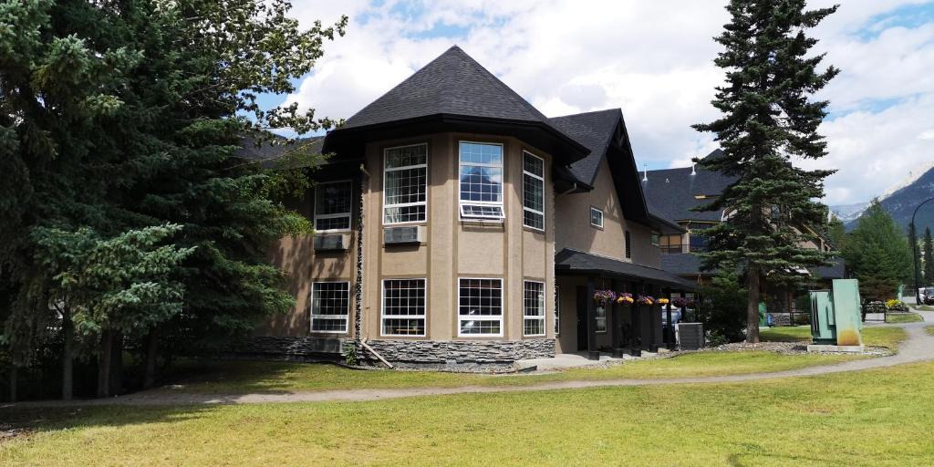 Canmore Hotel | Mountain View Inn