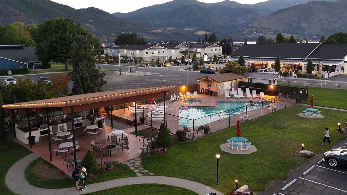 Wapato Point Hotel | Mountain View Lodge and Resort