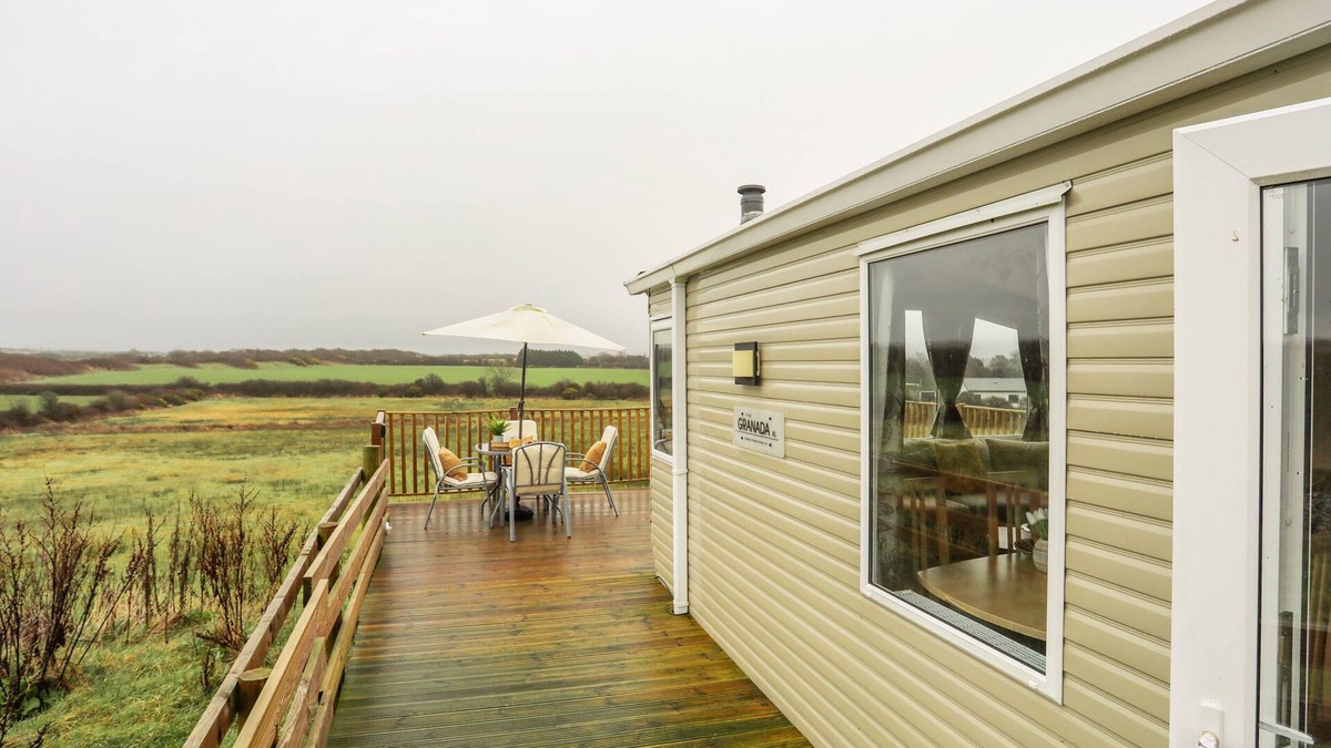 Caergeiliog Cottage | Mountain View Lodge