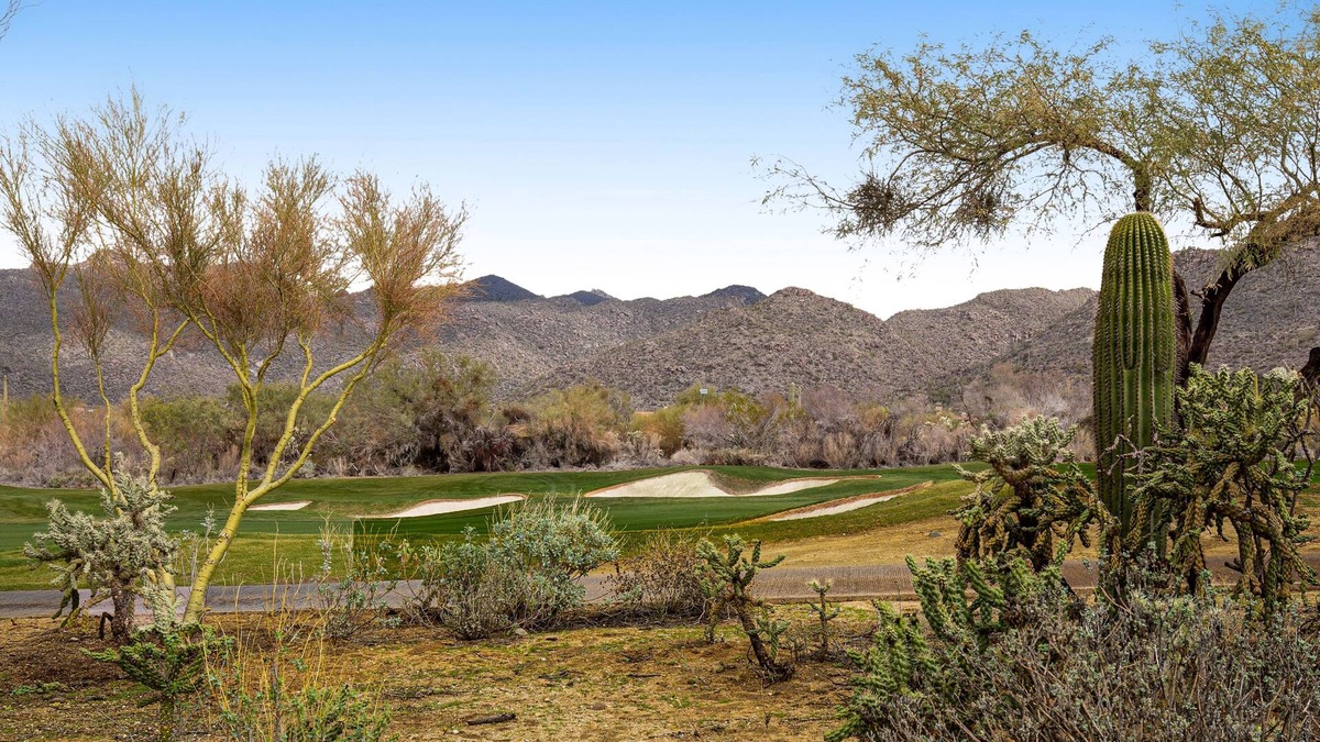 Dove Mountain House | Mountain-view retreat near golf with alfresco dining, 2 living rooms, jetted tub