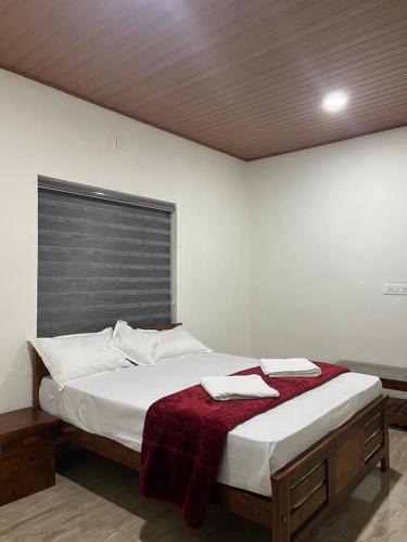 Talipparamba House | Mountain View room Paithalvillage